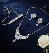 ZIRCON STONE WORK LOCKET SET WITH ADJUSTABLE BRACLET