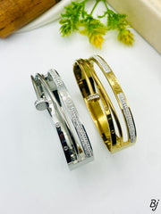 ZIRCONE STONE CARTIER HANDCUFFS