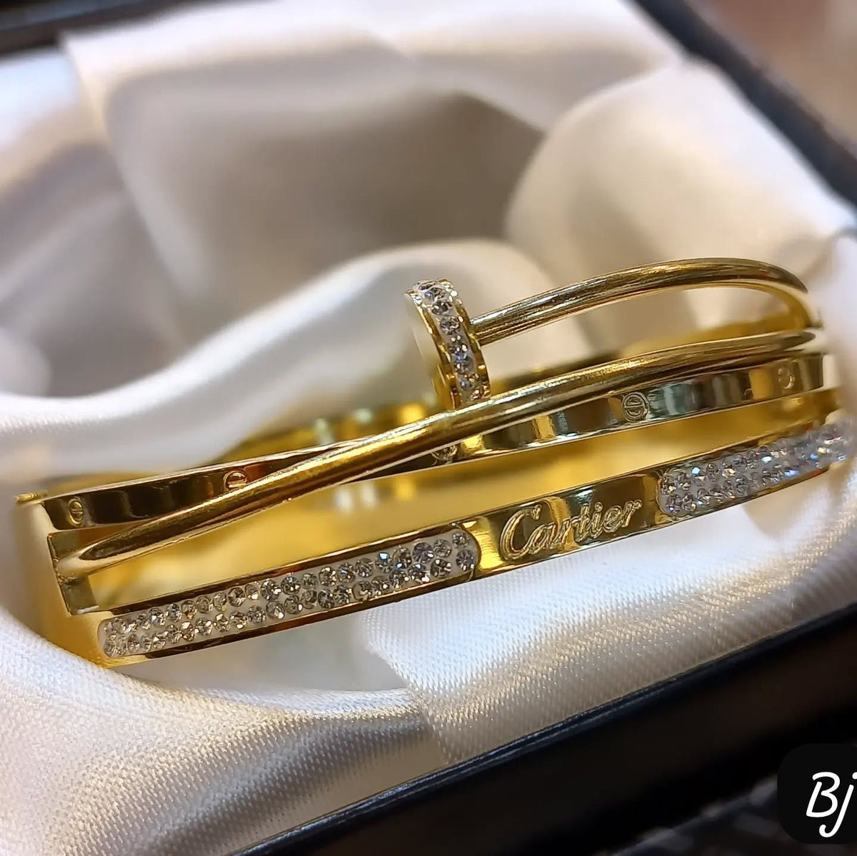 ZIRCONE STONE CARTIER HANDCUFFS