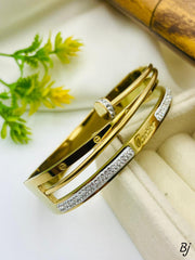 ZIRCONE STONE CARTIER HANDCUFFS